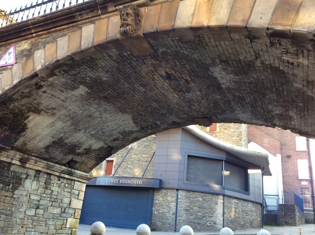 Princes House In The Walled City Londonderry Bagian luar foto