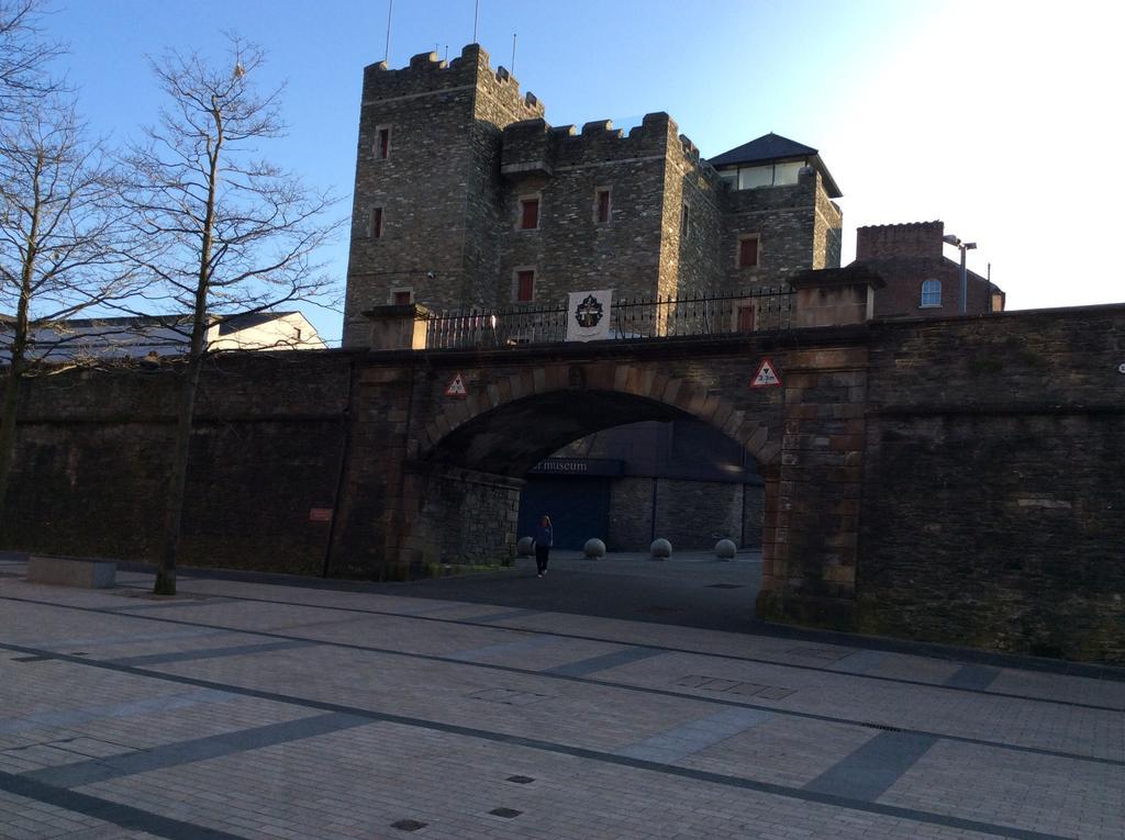 Princes House In The Walled City Londonderry Bagian luar foto